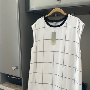 Sleeveless White and Black Grid Dress